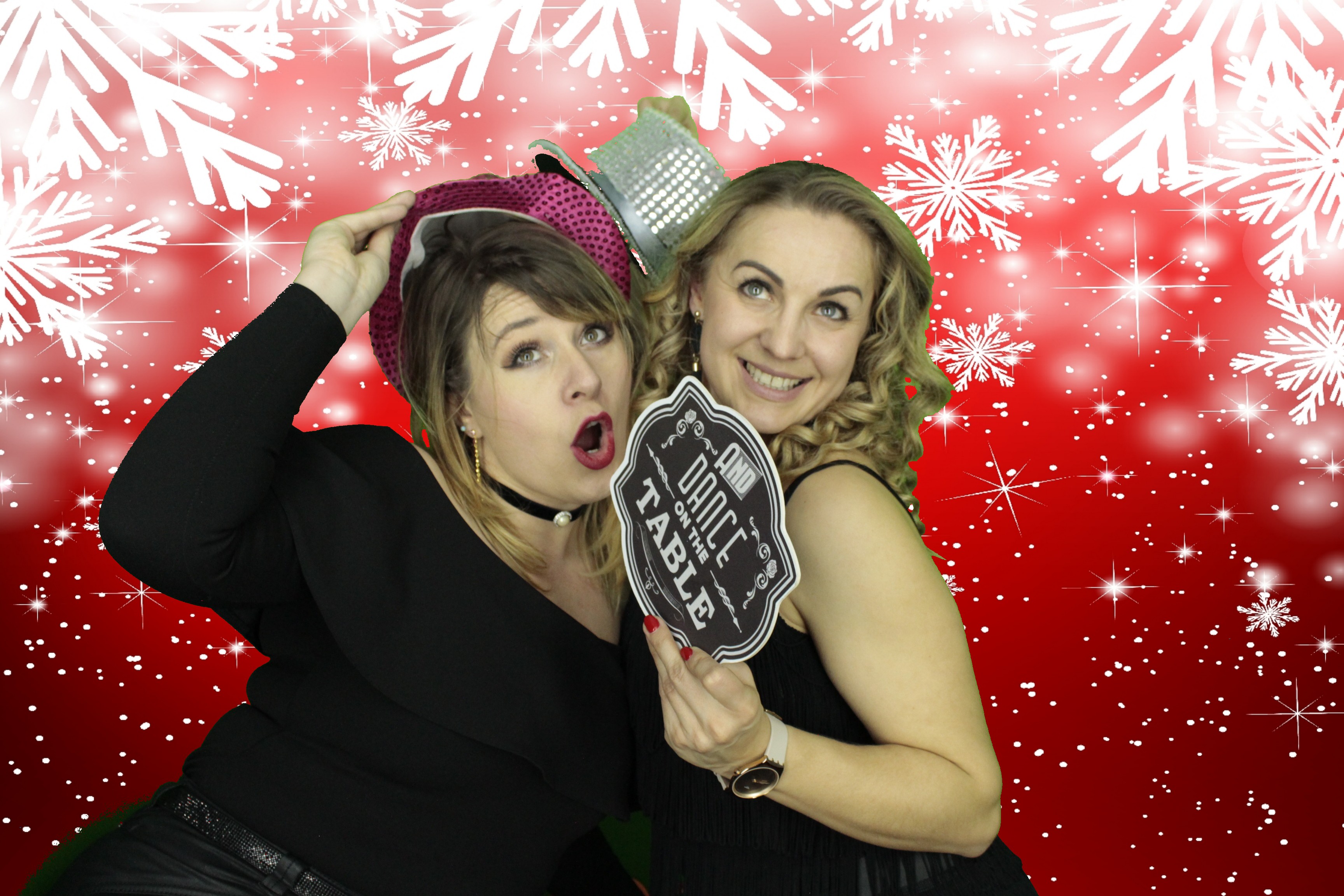 Ocean Network Express Christmas Party 2019 | View more photos from the event at gallery.myphotoboothexperience.co.uk/u/MyPhotoBoothExperienceLtd/Ocean-Network-Express-Christmas-Party-2019